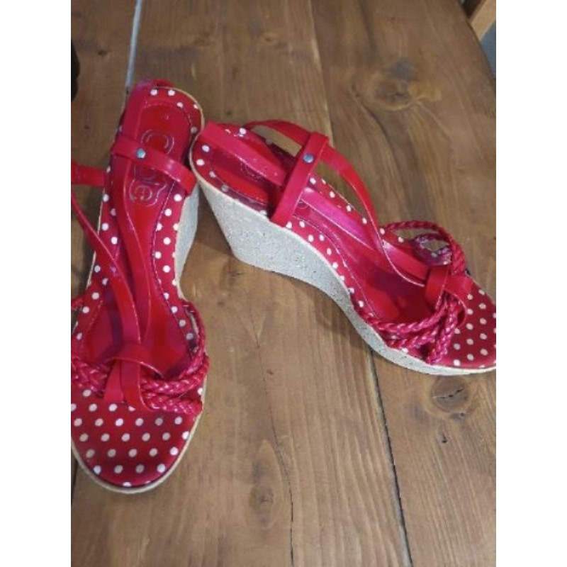 Chaussure été rouge talon compensé pointure 38