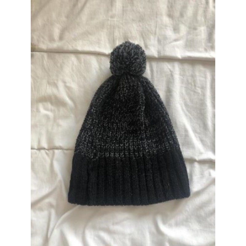 Bonnet noir et gris avec pompon.Kiabi.Taille Unique 