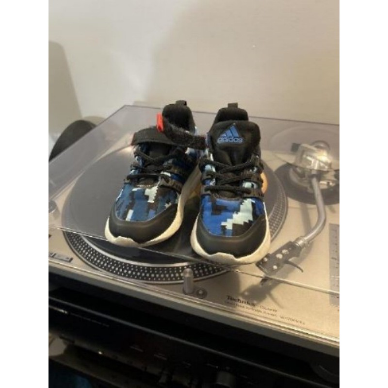 Basket garçons ADIDAS T 26