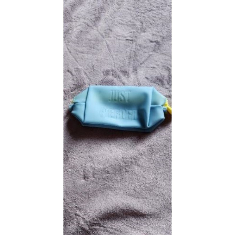 Trouce bleue percing