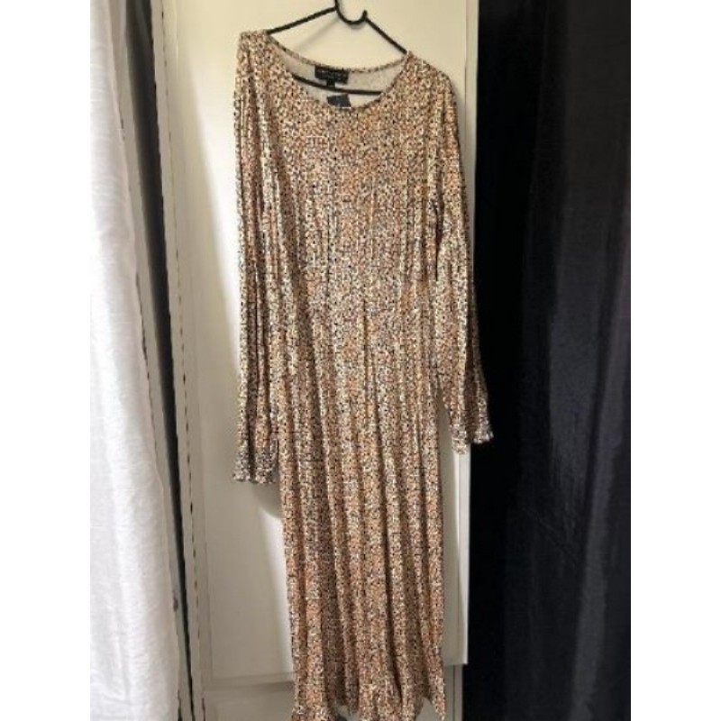 Robe à fleur neuve rose et beige taille 42/44