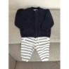 Ensemble veste en laine bleu marine Tex 6 mois et Jogging rayer Kiabi 12 mois ( taille très petit)