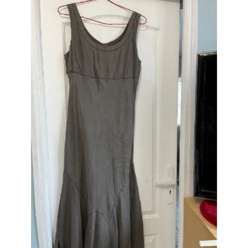 Robe brune en lin T42