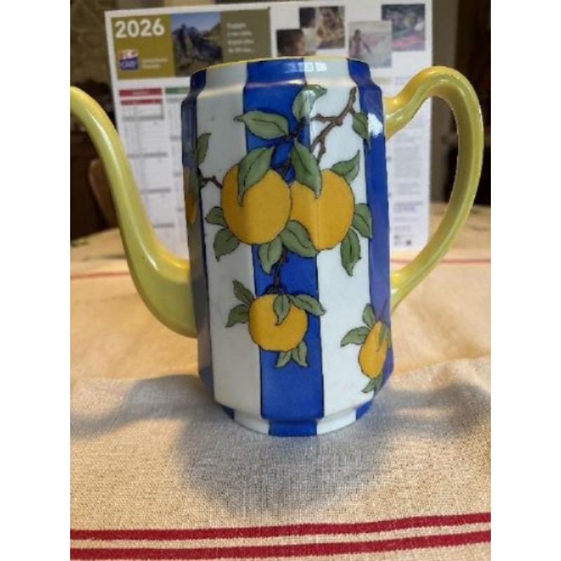 Pot motif abricot jaune et bleu en porcelaine de Limoges