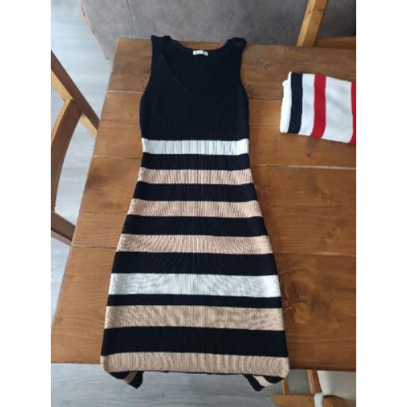 Robe été noir rayures beige et blanche Taille S