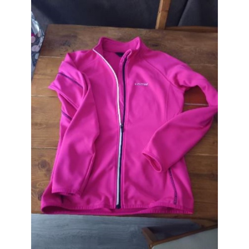 Veste sport chaude rose Taille 40 acheté en Norvège 