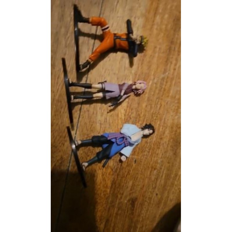 3 figurines Narouto, Sakura, Sasuke