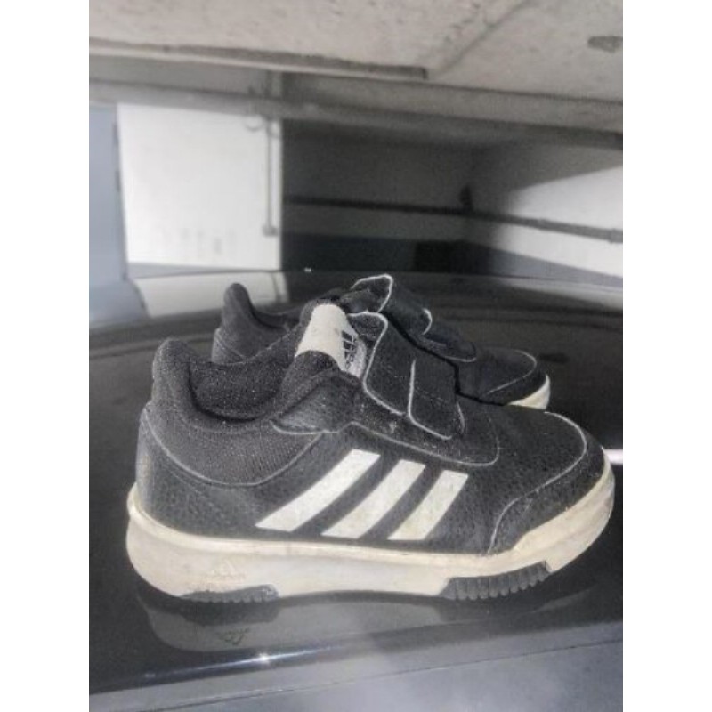 Basket adidas taille 28
