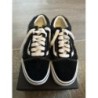 Vans noir et blanche moumoute P. 37
