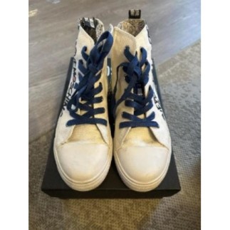 Basket love mochino blanche...