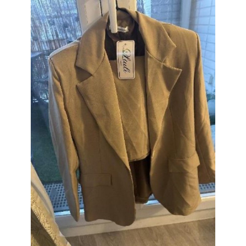 Blazer beige et pantalon taille M