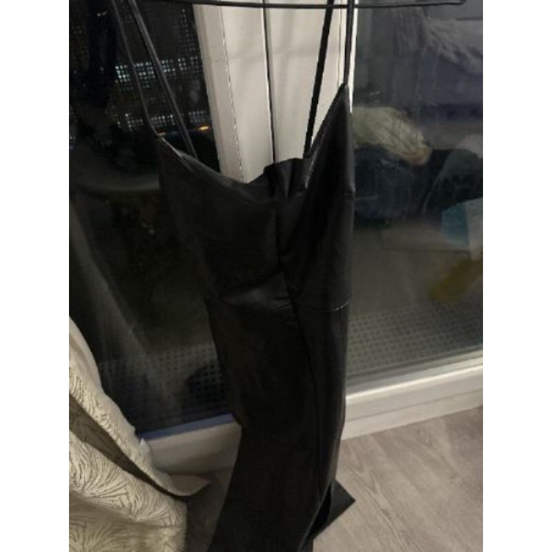Robe en cuir noir Zara avec étiquette S