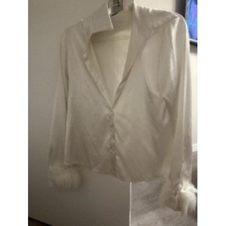 Chemise blanche à froufrou 