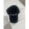 Casquette Balenciaga bleu marine et blanche logo blanc 