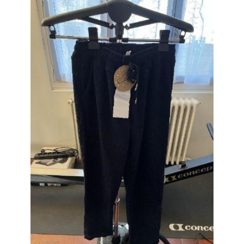 PANTALON NEUF MARINE MARQUÉ VOGGO TAILLE 42