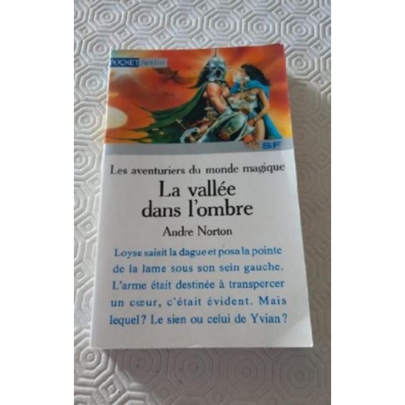 Livre science-fiction les aventuriers du monde magique la vallée dans l'ombre André Norton