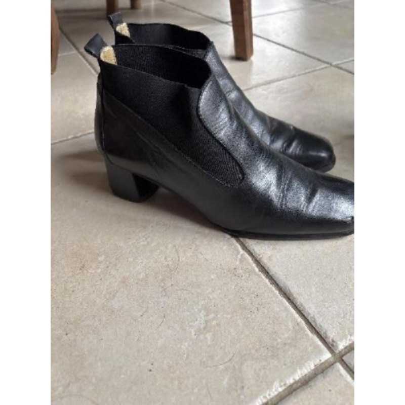 Chaussures fermées noires tout cuir T36