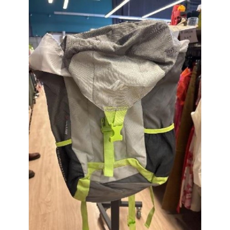 Sac à dos gris et vert 