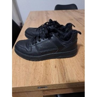 Paire Basket noir taille 36