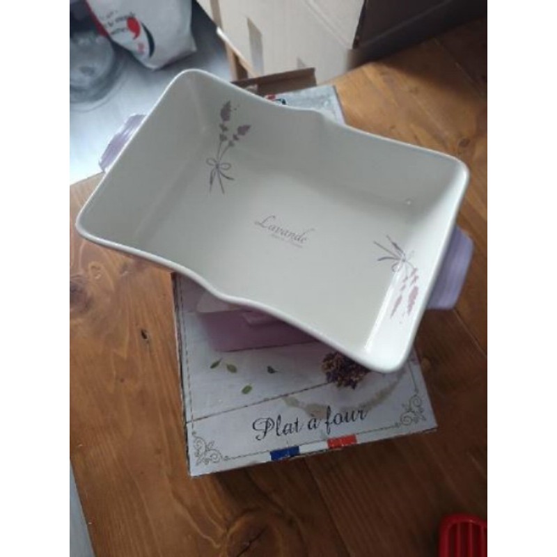 Plat à four couleur lavande 
