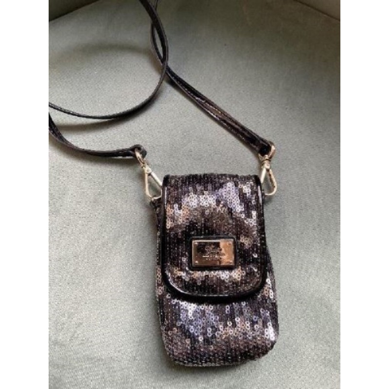 Petit sac à mains Guess en sequins
