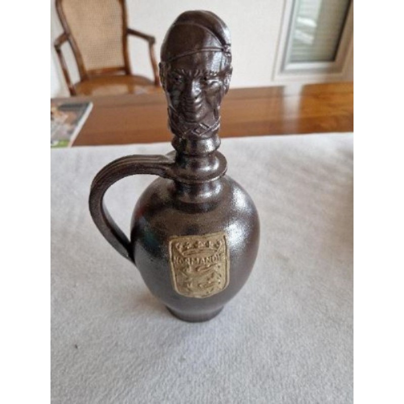 Bouteille décorée à  Calvados