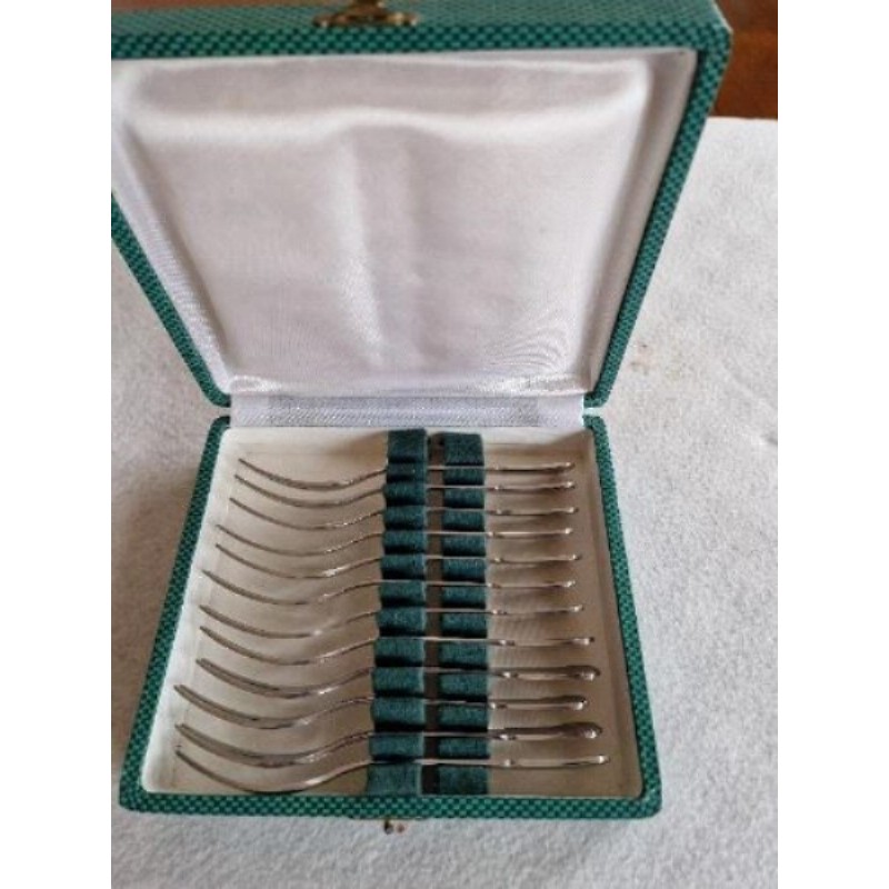 1 boite de 12 fourchettes à escargot