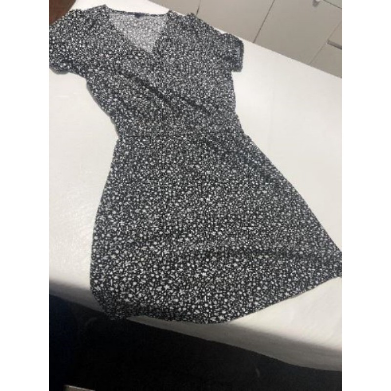 Robe noire et blanche Txs