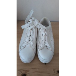 Basket blanche stradivarius 40