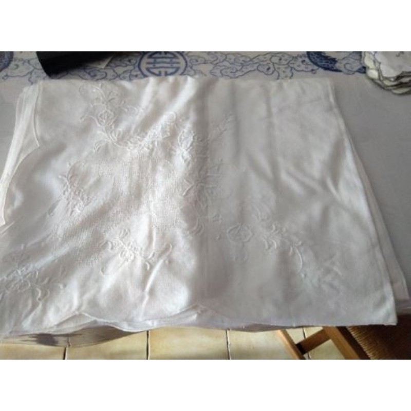 Nappe ancienne brodé main 2m50x1,64