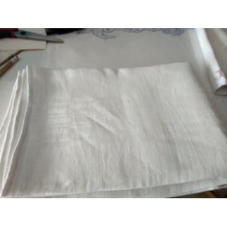 Nappe brodé avec un M 1m20x1,50