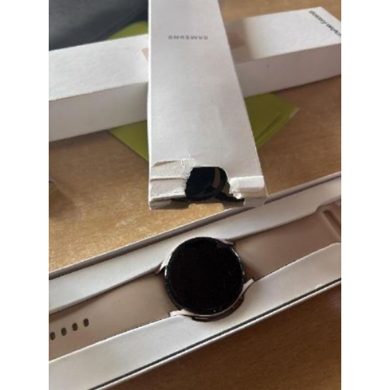 Samsung Galaxy Watch4 Rose avec chargeur 
