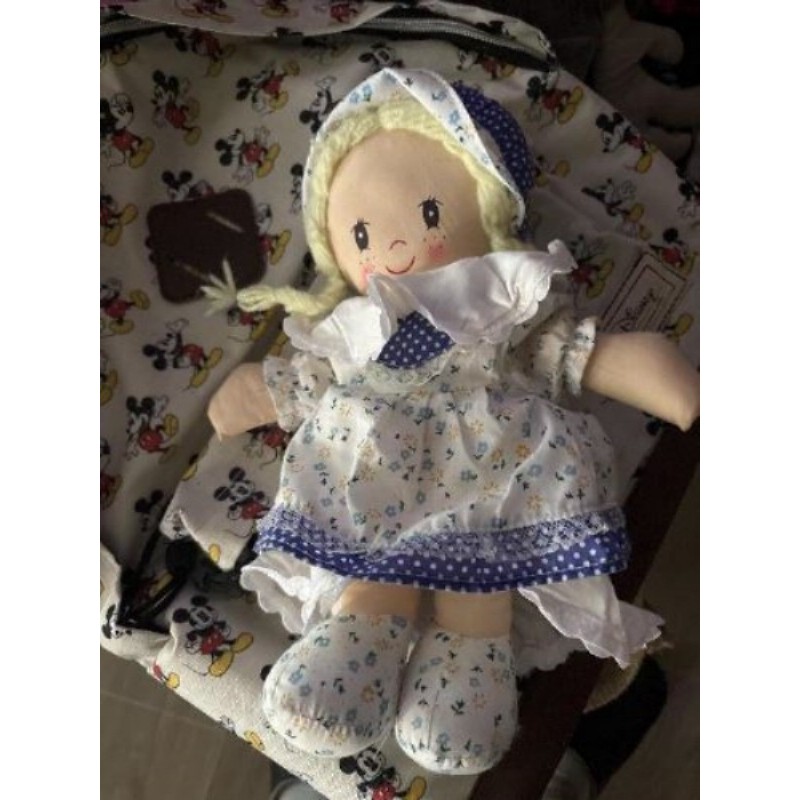 Peluche poupée, blonde