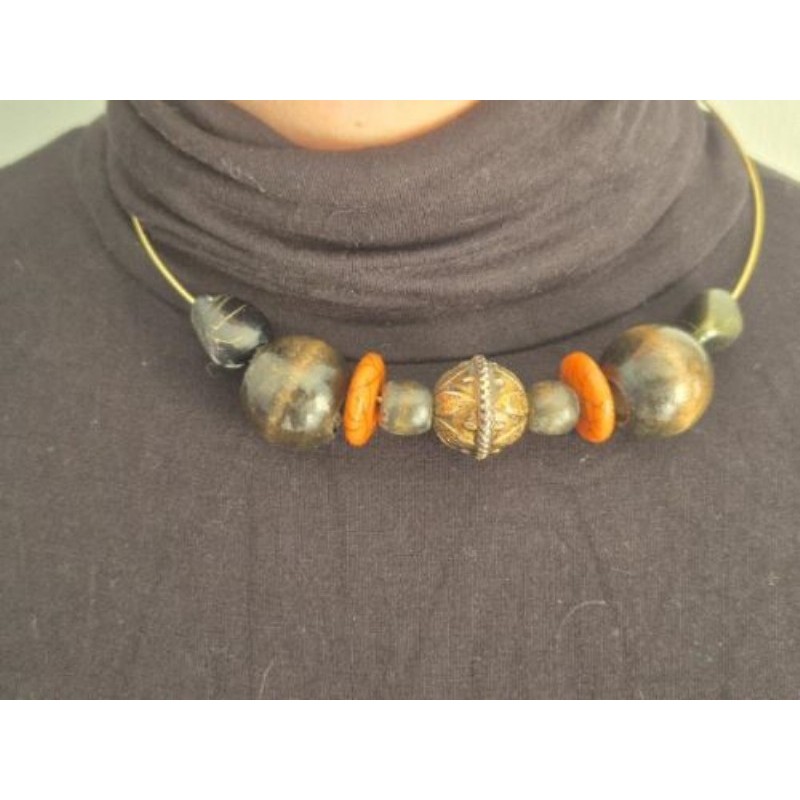 Collier Ras du cou Grosses perles brunes