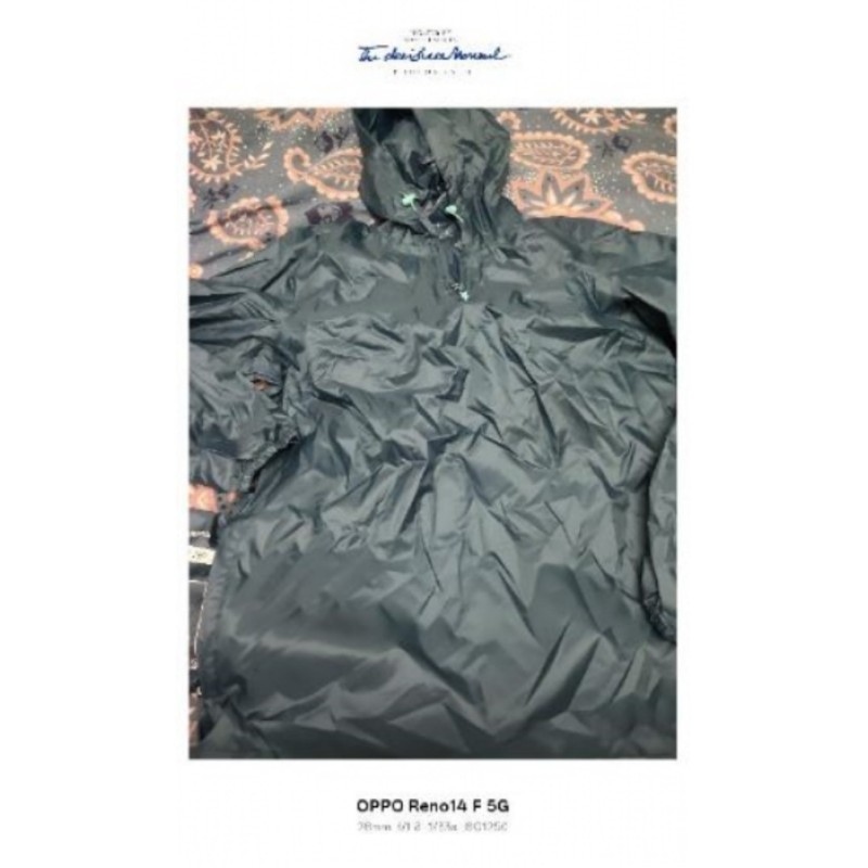 Kway decathlon xxs/xs ou 14 ans