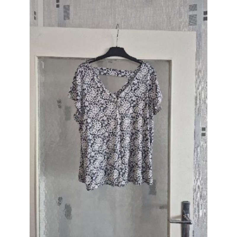 Tshirt breal bleu fleurs blanche effet brodé taille 2