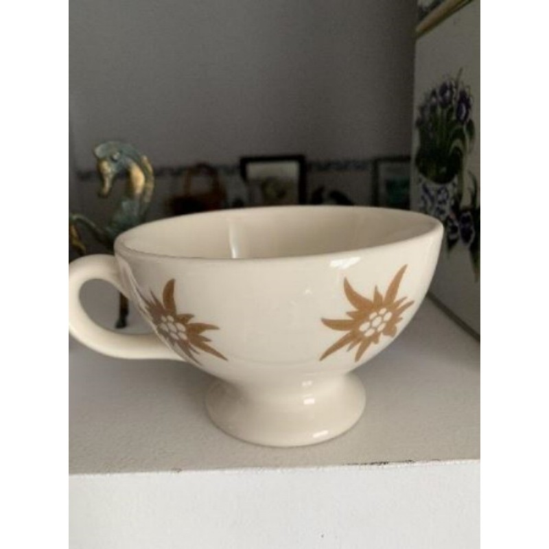1 tasse beige marron 