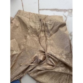 Pantalon femme léger. Or,...