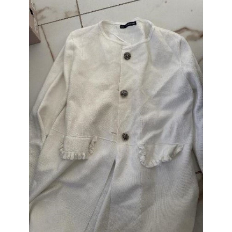 Gilet, long, blanc à bouton doré. Taille S.