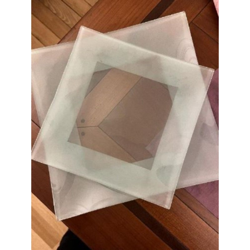 Lot 2 plats apéritifs en verre