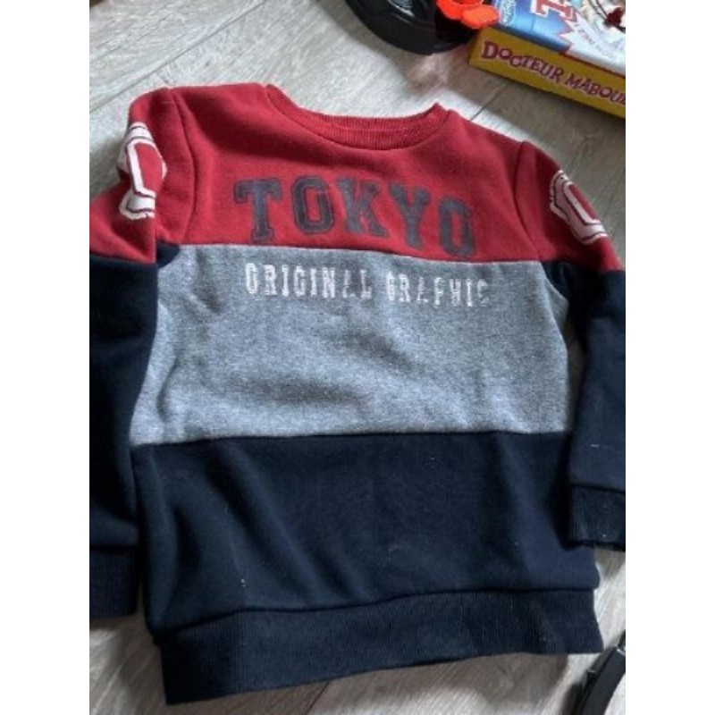 Sweat rouge gris bleu kiabi 4 ans 