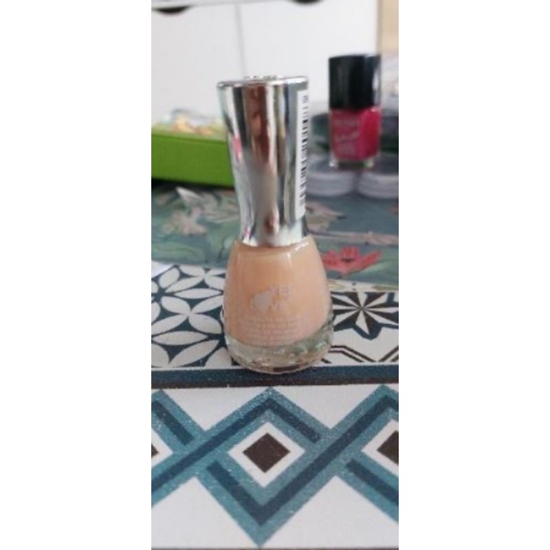 Vernis couleur saumon neuf