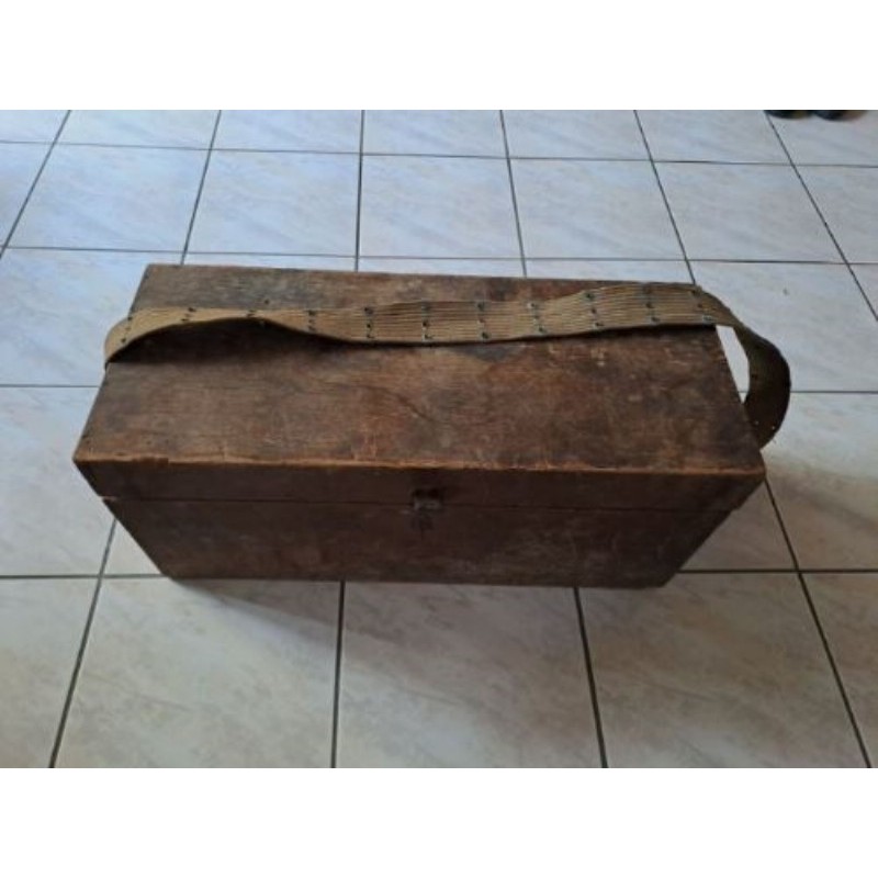 Male Boites à  Outilrs Bois Vintage 