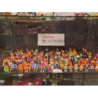 Lot de 5 personnages...