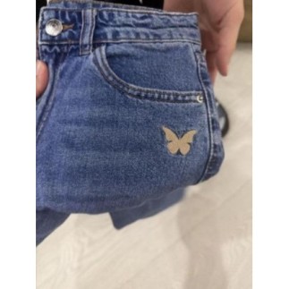 Jean Kiabi, avec papillon...