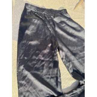 Pantalon satiné noir et...