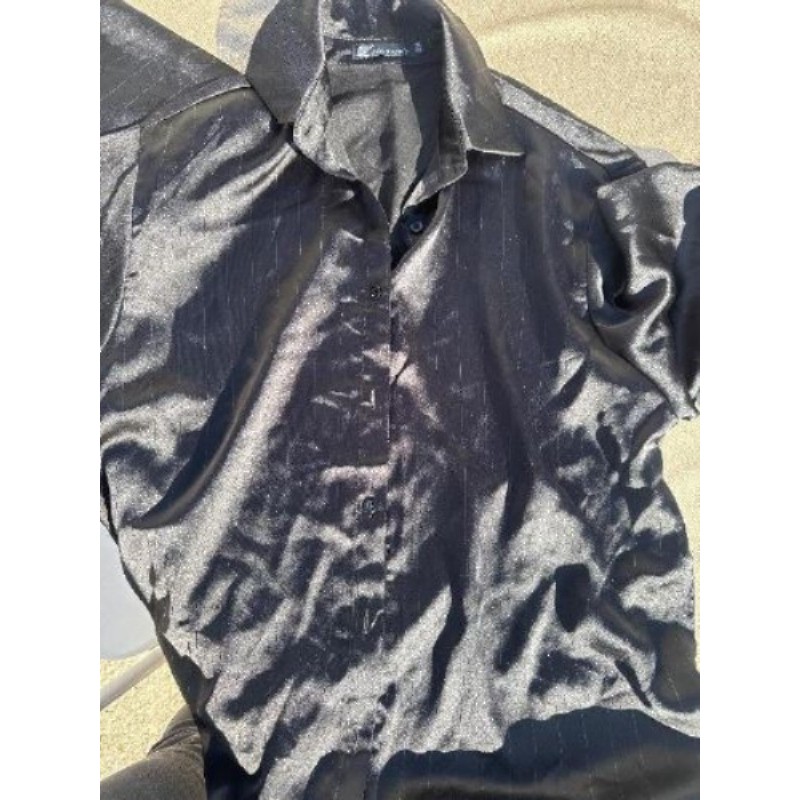 Chemise, satin noir. Ligne argentée femme, longue taille SM