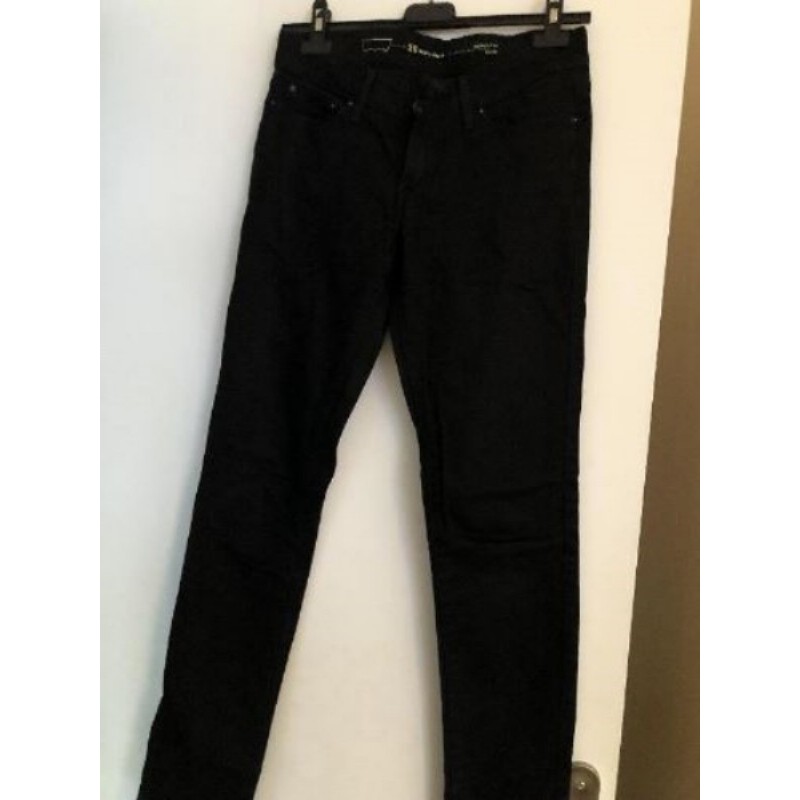 Jean Lévis femme 38