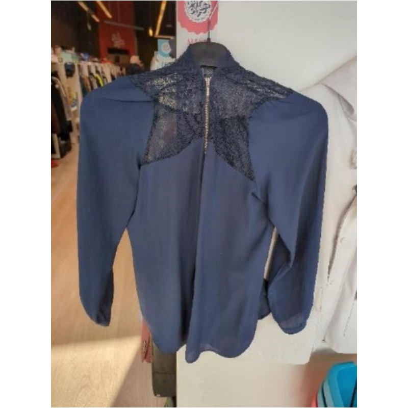 Chemisier marine dentelle Stand D10 