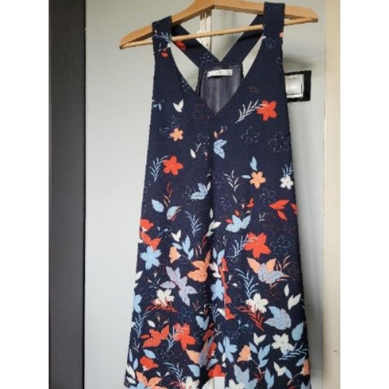 Robe imprimé fleurs bretelles Marque Mango taille S très bon etat